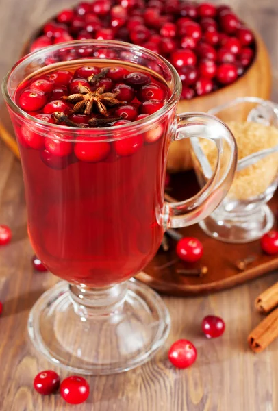 Hot mulled wine with berries — Stock Photo, Image