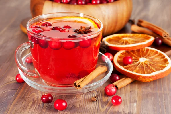 热甜酒小红莓和橘子 — 图库照片