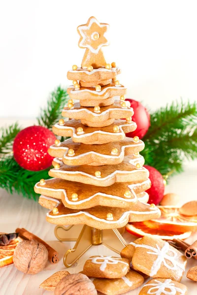 Gingerbread Noel tree.gingerbread kurabiye olarak yığılmış — Stok fotoğraf