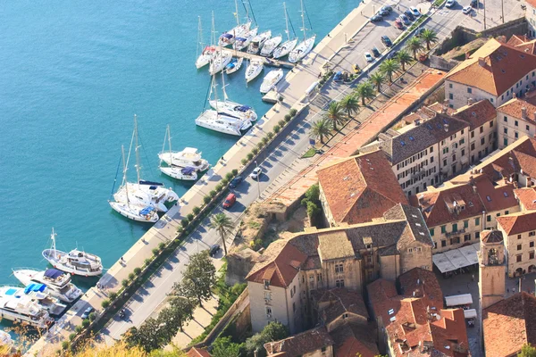 Porto e marina di Kotor — Foto Stock