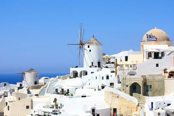 Windmill in village of Oia in Santorini — Stock Photo, Image