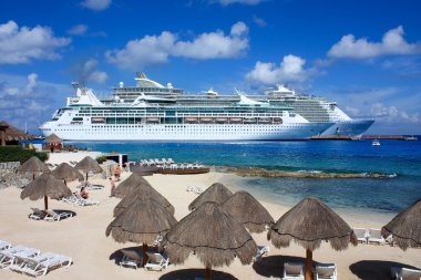 Karayipler Cruise Gemi