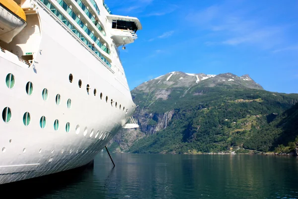 Cruise ship — Stock Photo, Image