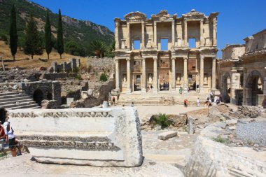 Efes ve celsus Kütüphanesi
