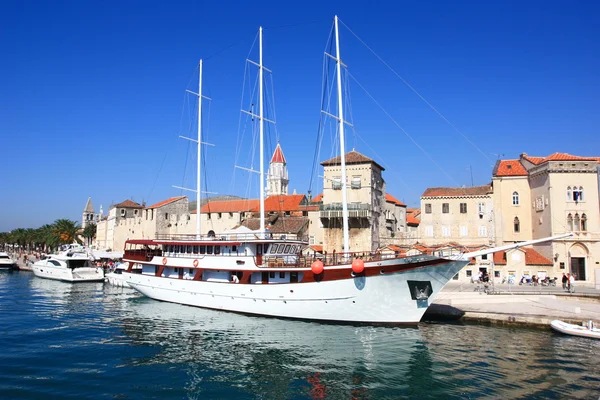 Porto turistico di Trogir — Foto Stock