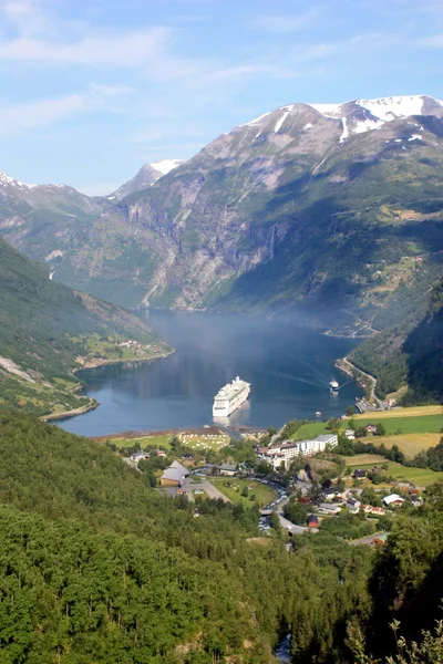 Fiorde de cruzeiro Geiranger — Fotografia de Stock