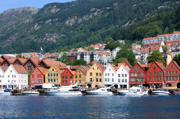 Bryggen waterfront and harbor — Stock Photo, Image