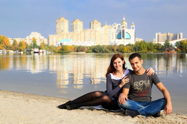 Couple in on the beach — Stock Photo, Image