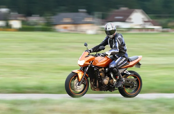 Rider op motorfiets — Stockfoto