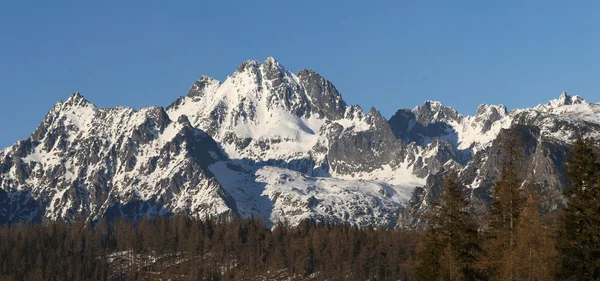 Montaña rocosa — Foto de Stock