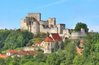 Çek Cumhuriyeti 'ndeki ünlü eski Rabi kalesi