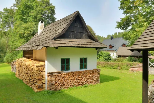 Zeer Mooi Houten Huisje Tsjechië — Stockfoto