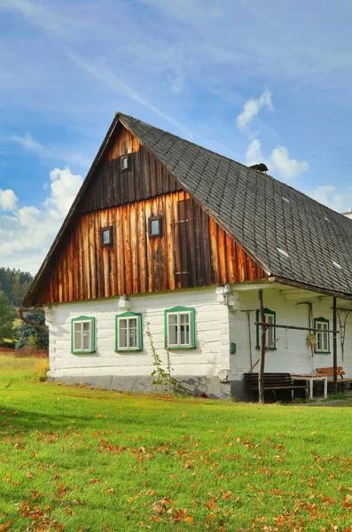 Krásný Dřevěný Domek České Republice — Stock fotografie