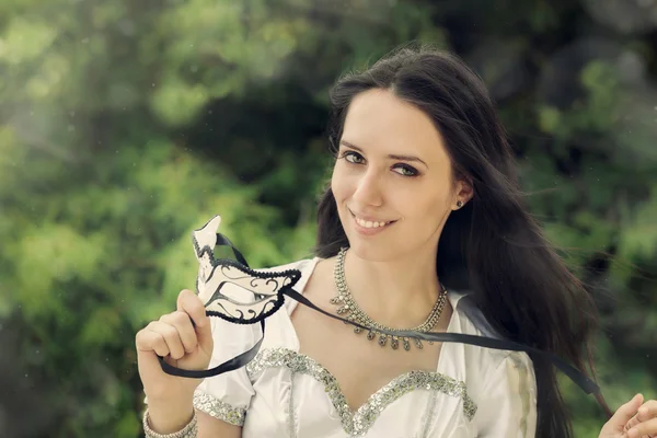 Fille avec masque de carnaval — Photo