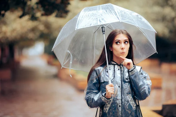 Бажана Жінка Тримає Парасольку Стоячи Під Дощем — стокове фото