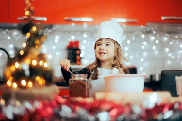 Gadis Ceria Dengan Jar Sugar Cookies Natal Panggang — Stok Foto