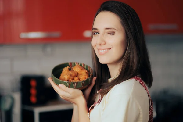 Young Woman Presenting Plate Homemade Cabbage Rolls — Stock Photo, Image