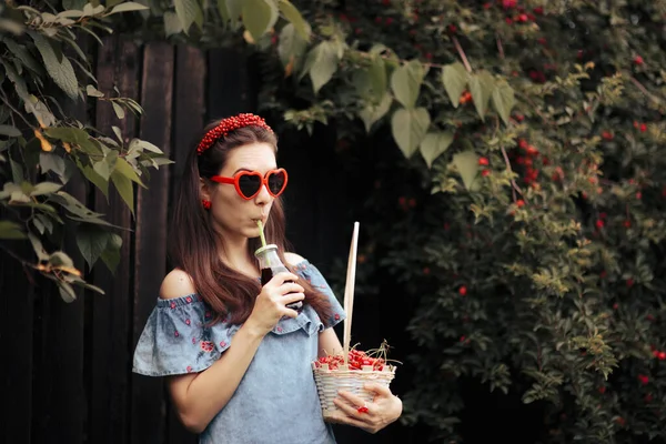 Chic Retro Woman Drinking Natural Cherry Juice — Stock Photo, Image