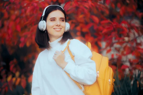 Happy Woman Wearing Backpack Headphones Autumn Decor — Stock Fotó