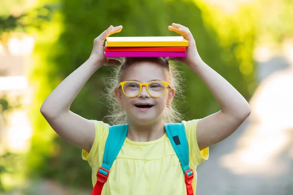 Girl Syndrome Goes School Backpack — Foto Stock