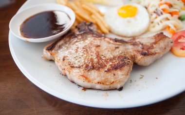 Biberli domuz bifteği