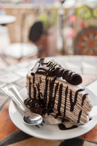 Naleśnikowy tort czekoladowy — Zdjęcie stockowe