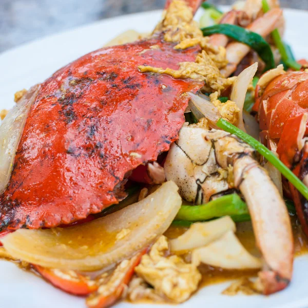 Stekt sea krabba med curry pulver — Stockfoto