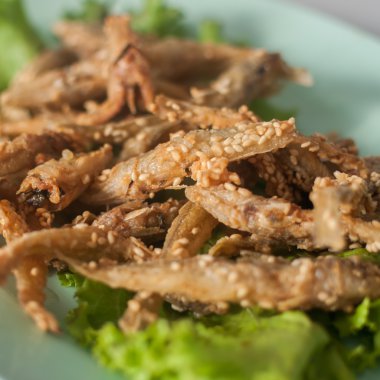 Derin kızarmış hamsi