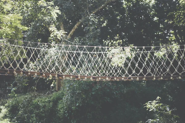Wooden Hanging Suspended Rope Bridge Garden Park — Foto Stock