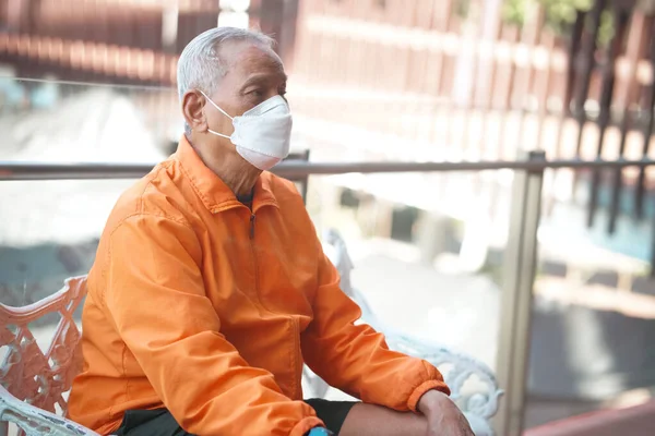 Old Elderly Senior Elder Man Wearing Facial Mask Relaxing Terrace — Stock Photo, Image