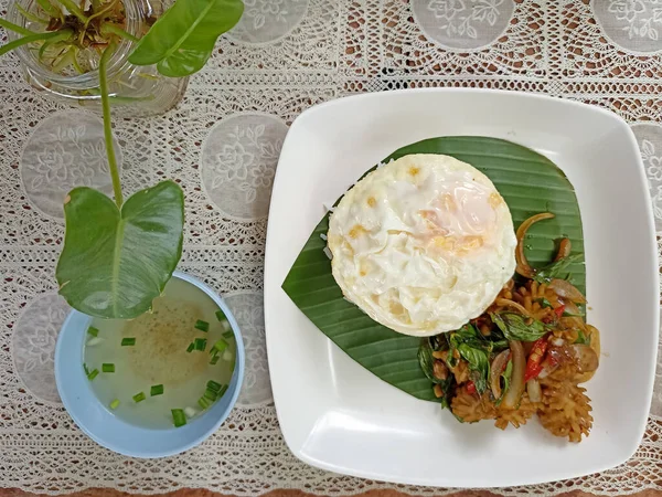 Fried Egg Stir Fry Squid Cuttlefish Chilli Basil Leaves Thai — Stock Fotó