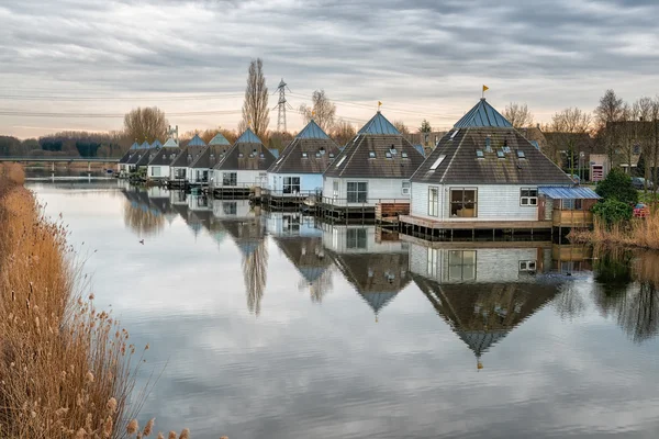 Zwevende huizen — Stockfoto