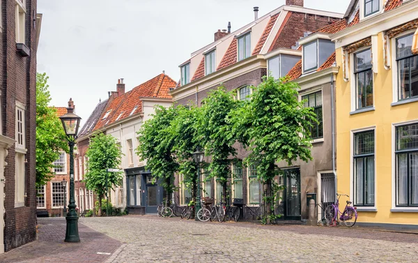 Schöne straße in utrecht, niederland — Stockfoto