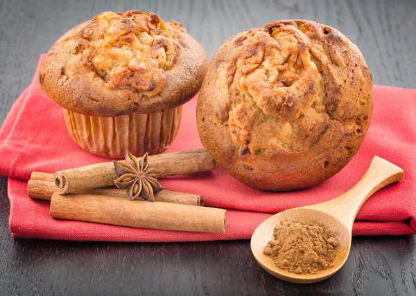 Delicious apple muffins with cinnamon — Stock Photo, Image