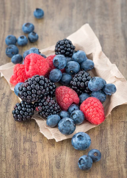 Черника, малина и ежевики фрукты — стоковое фото