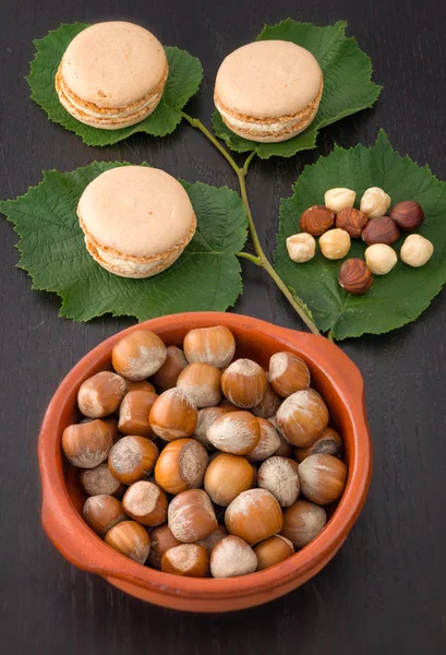 Macarrones con avellanas —  Fotos de Stock