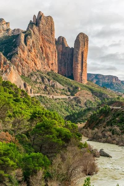 Berglandschaft, mallos de riglos, Spanien — Stockfoto