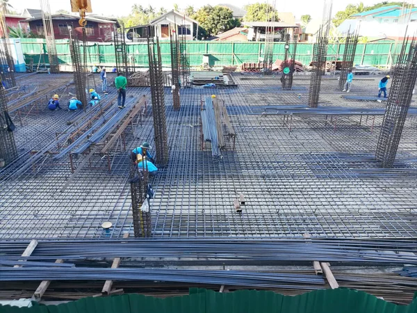 Top View Worker Working Steel Structure Ground Floor Construction Site — стоковое фото