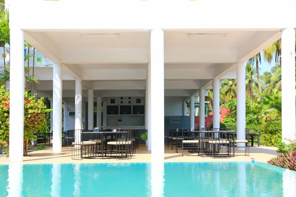Utomhus Lobby Med Pool Resort — Stockfoto