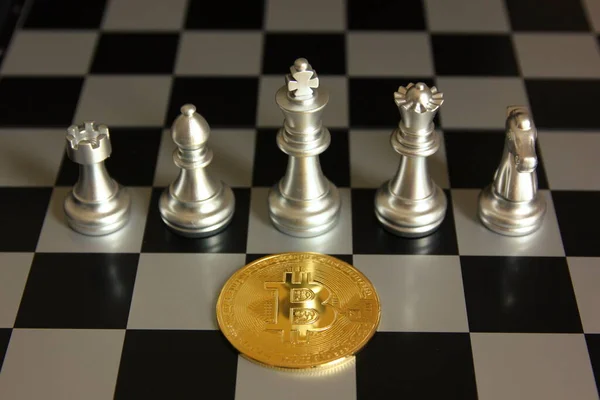 Bitcoin Chess Pieces Chess Board Bitcoin Strategy Tread Concept — Stock Photo, Image