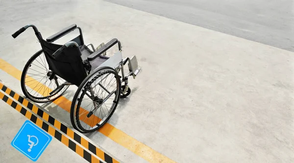 Установка Оборудования Инвалидных Колясок Пункте Обслуживания Больницы — стоковое фото