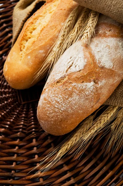 Pão caseiro saboroso fresco perto — Fotografia de Stock