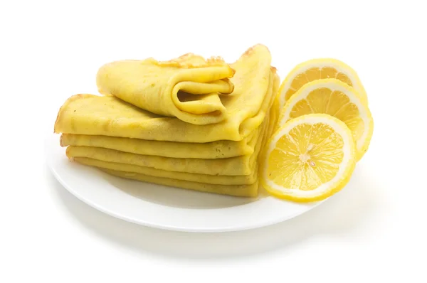Panquecas com limão isolado — Fotografia de Stock