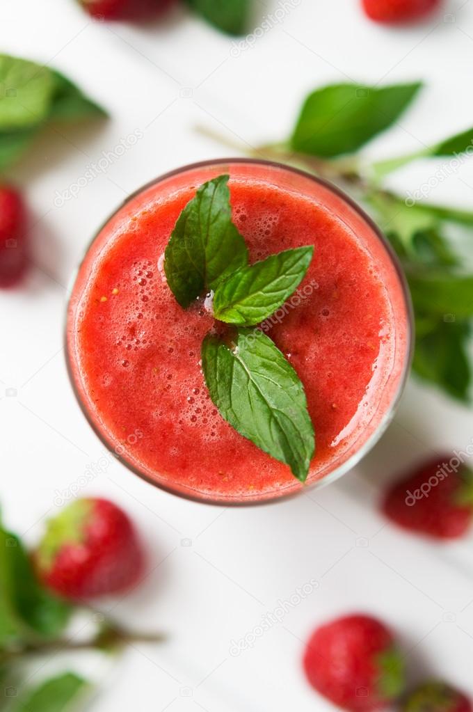 Strawberry smoothie with mint