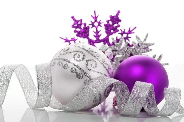 Decoração xmas roxo e prata — Fotografia de Stock