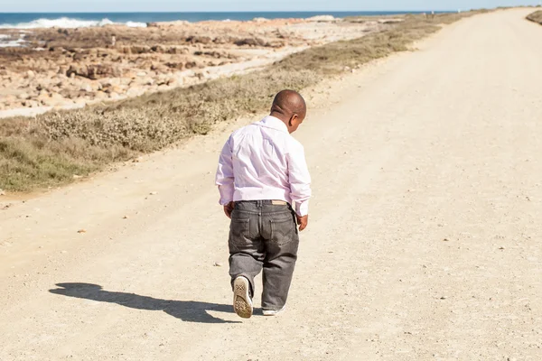 Caminhada solitária — Fotografia de Stock