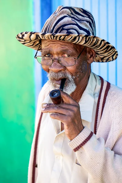 Rauchender Opa Stockfoto