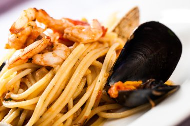 Deniz ürünleri makarna