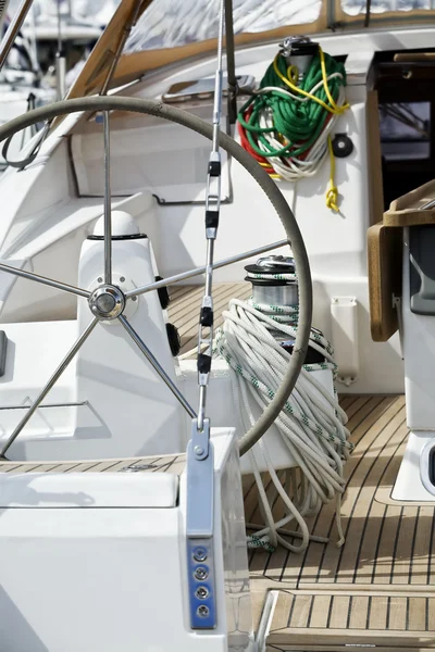 Wheel of yacht — Stock Photo, Image