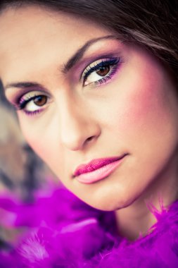 ela gözlü modeli